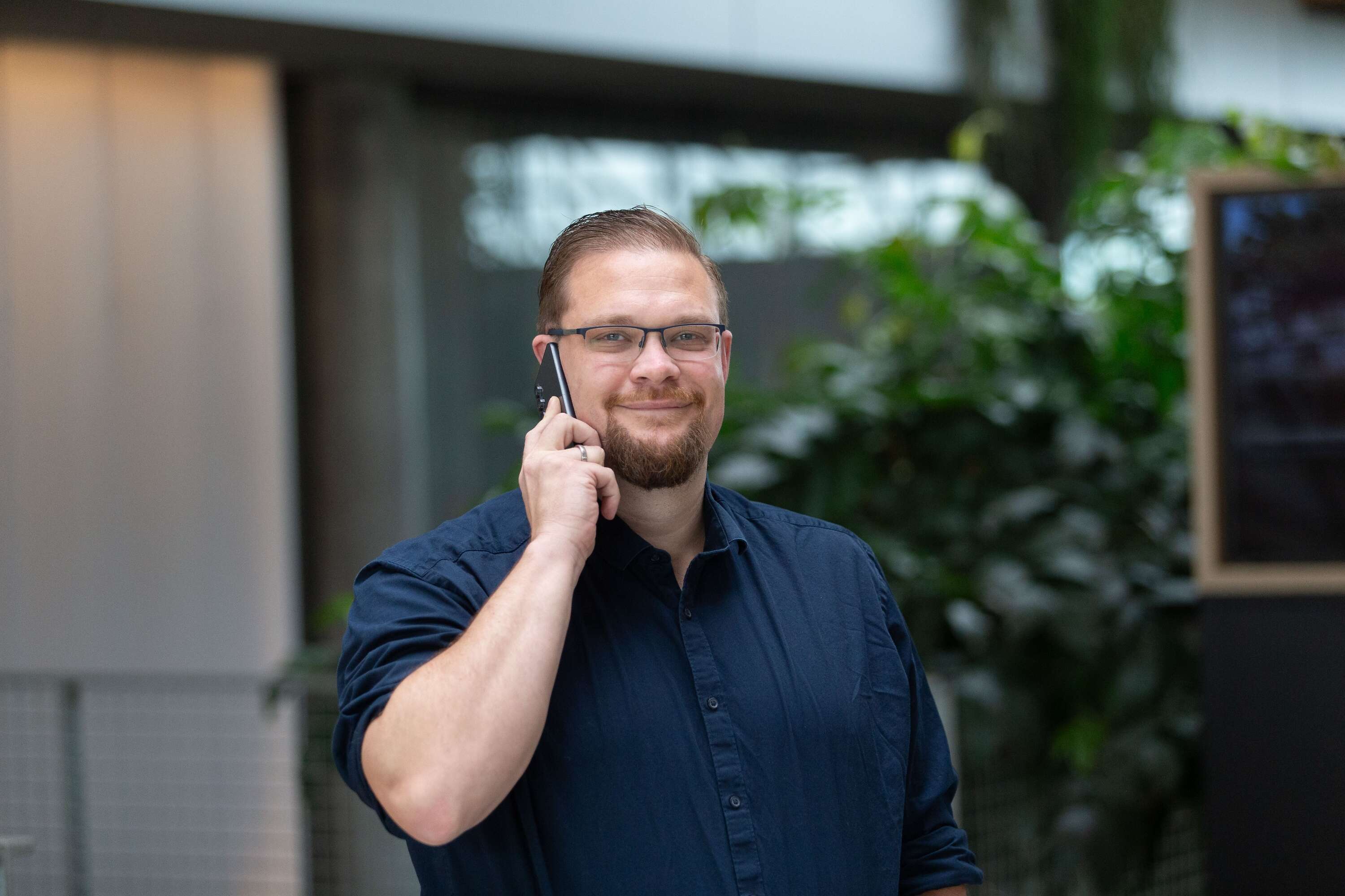 Thijs in gesprek voor persoonlijk contact en digitaliseringsadvies